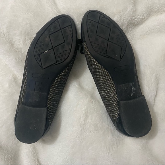 A2 Black and gold bow flats - Picture 2 of 4